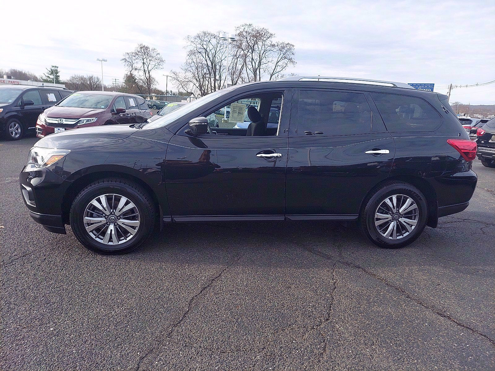 Used 2019 Nissan Pathfinder S AWD/4WD image 4