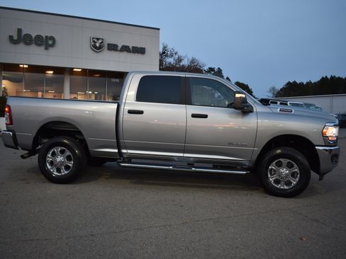 Used 2024 RAM 2500 Big Horn w/ Bed Utility Group image 32