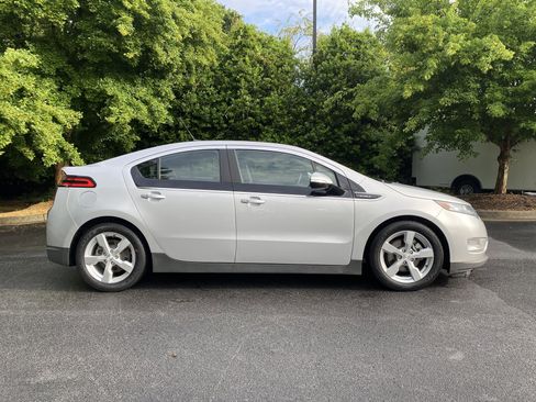 Used 2012 Chevrolet Volt Premium w/ Premium Trim Package FWD image 10