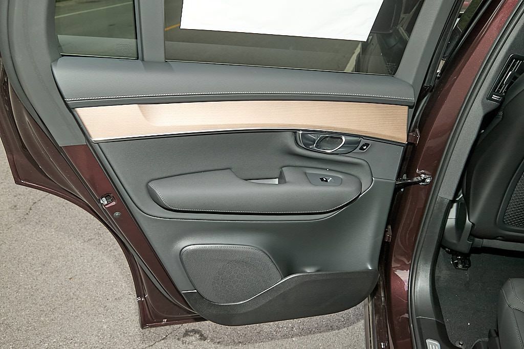 New 2026 Volvo XC90 T8 Plus w/ Protection Package AWD/4WD image 18