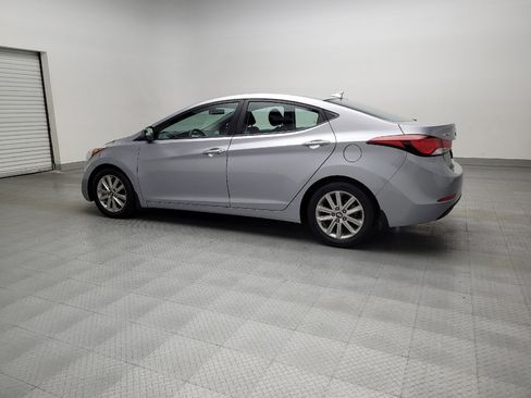Used 2015 Hyundai Elantra SE w/ Option Group 02 FWD image 3