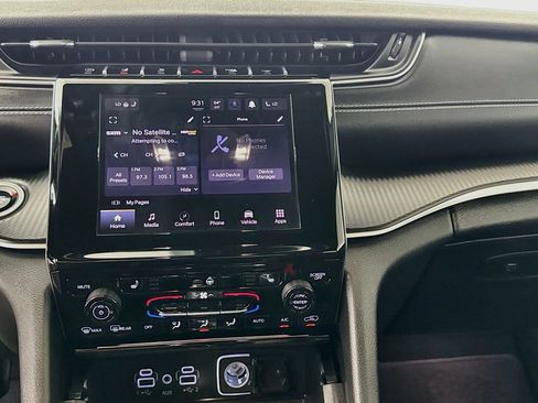 Certified 2025 Jeep Grand Cherokee Altitude AWD/4WD image 17