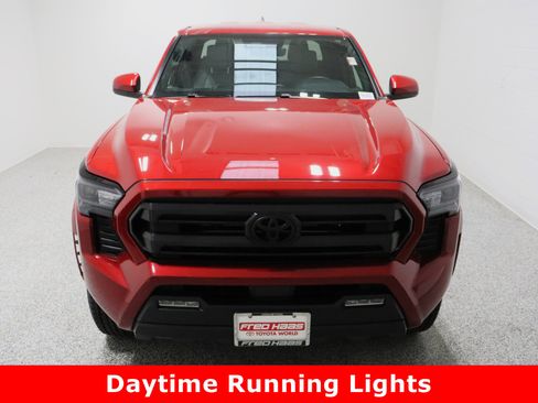 Used 2025 Toyota Tacoma SR5 image 3