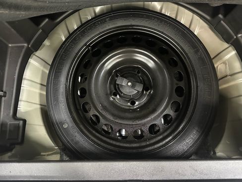 Used 2024 Chevrolet Equinox LS w/ LS Convenience Package image 35