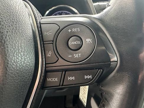 Used 2020 Toyota Camry SE FWD image 21