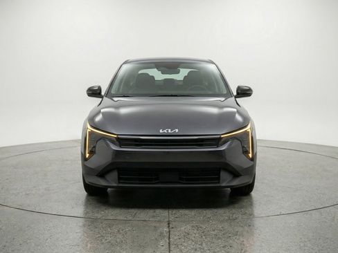 Used 2025 Kia K4 LXS image 2