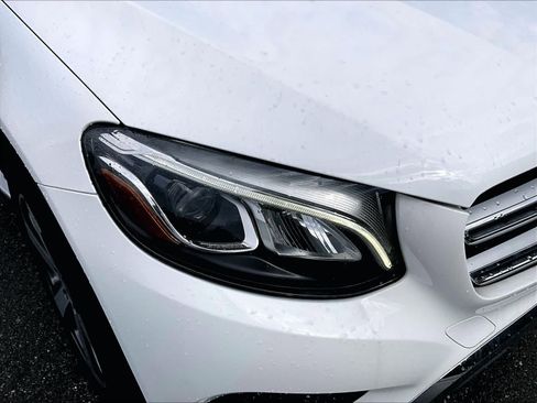 Used 2017 Mercedes-Benz GLC 300 4MATIC image 28