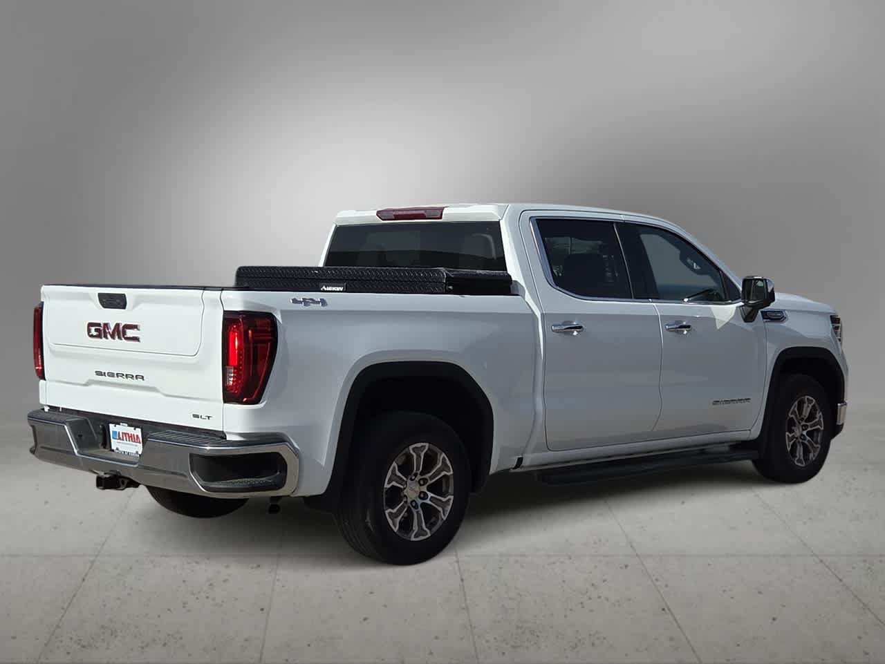Used 2023 GMC Sierra 1500 SLT AWD/4WD image 8