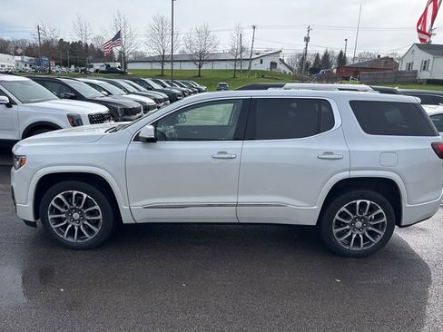 Used 2022 GMC Acadia Denali w/ Denali Technology Package AWD/4WD image 3