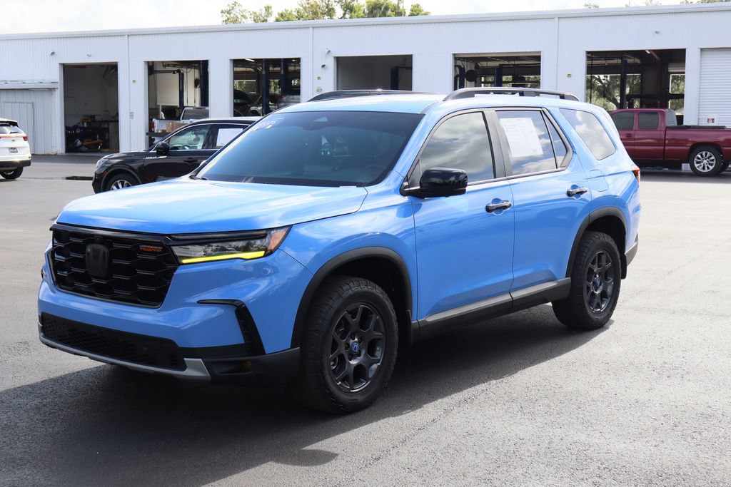 Used 2025 Honda Pilot TrailSport image 5