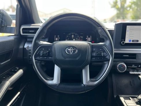 Used 2025 Toyota 4Runner SR5 AWD/4WD image 19