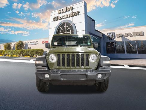 Certified 2022 Jeep Wrangler Unlimited Sport AWD/4WD image 11