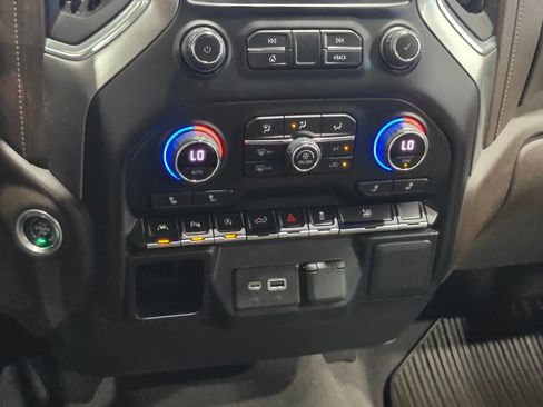 Used 2022 Chevrolet Silverado 1500 LT w/ Safety Package II AWD/4WD image 9