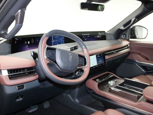 New 2026 Lincoln Navigator L Reserve AWD/4WD image 25