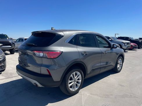 Used 2022 Ford Escape SE image 3