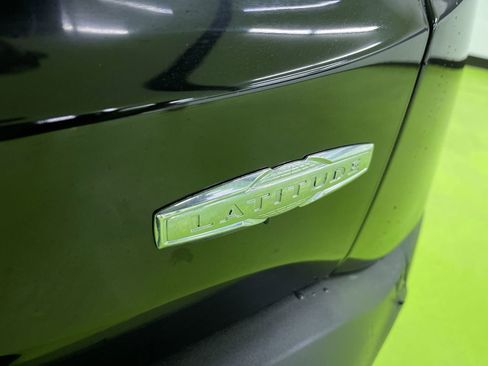 Used 2017 Jeep Renegade Latitude w/ Cold Weather Group image 13