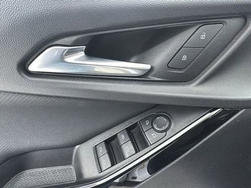 Used 2025 Chevrolet Equinox LT image 19