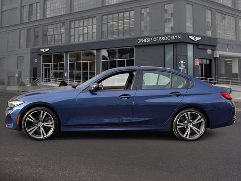 Used 2023 BMW 330i xDrive Sedan w/ Premium Package AWD/4WD image 2