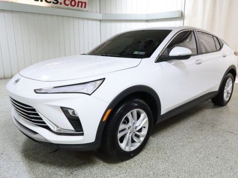 Used 2024 Buick Envista Preferred w/ Convenience I Package image 2