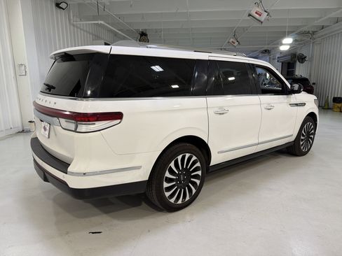 Used 2023 Lincoln Navigator L Reserve image 5