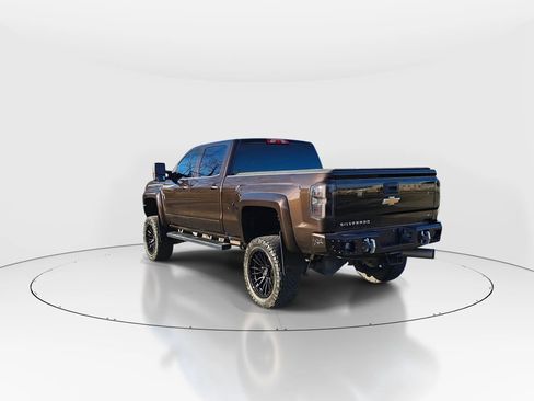 Used 2018 Chevrolet Silverado 2500 LT w/ LT Convenience Package image 6