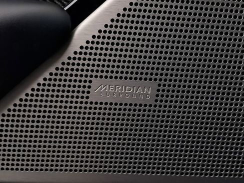 Used 2020 Land Rover Range Rover Velar SV Autobiography Dynamic image 17