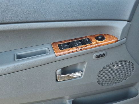 Used 2007 Jeep Grand Cherokee Overland image 12