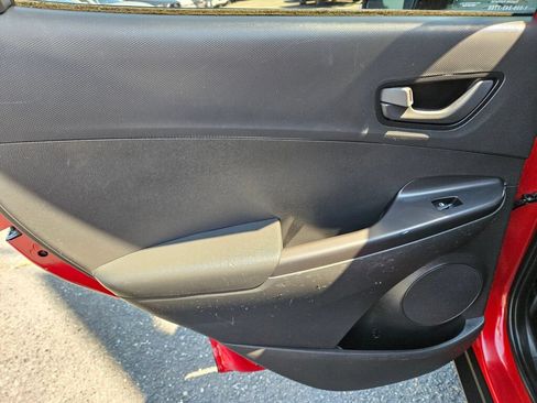 Used 2018 Hyundai Kona SEL AWD/4WD image 13