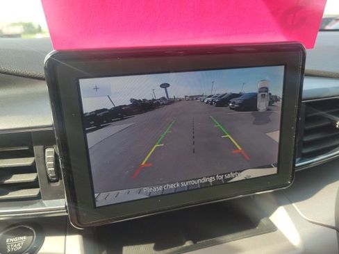 Used 2024 Ford Explorer XLT w/ Equipment Group 202A AWD/4WD image 24