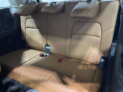 Used 2023 Nissan Pathfinder Platinum AWD/4WD image 16