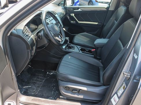 Used 2024 Volkswagen Tiguan SE FWD image 18