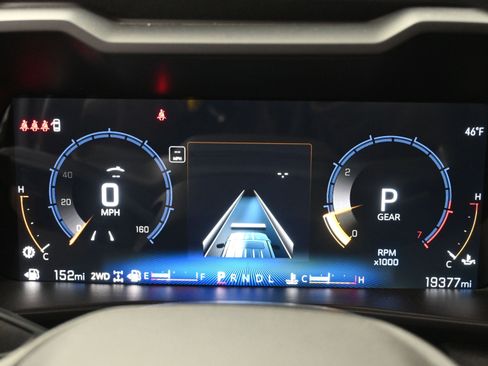 Used 2024 Chevrolet Colorado Trail Boss w/ Technology Package image 10