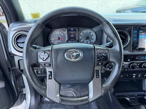 Used 2018 Toyota Tacoma TRD Off-Road AWD/4WD image 20
