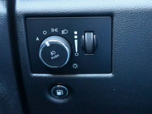 Used 2018 Jeep Grand Cherokee Laredo image 31