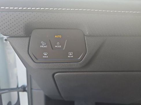 Used 2025 Volkswagen Atlas Cross Sport SE AWD/4WD image 26