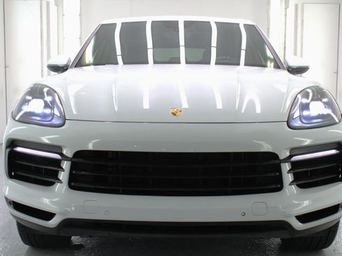 Used 2020 Porsche Cayenne AWD/4WD image 23