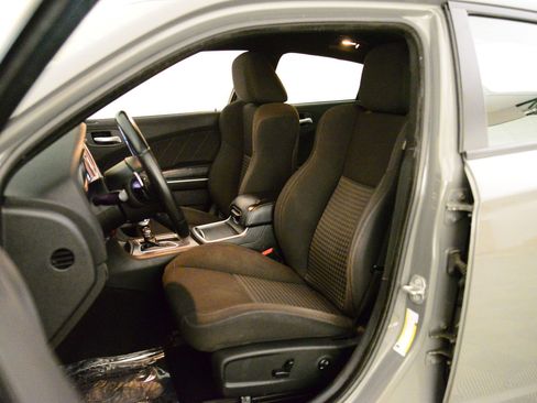 Used 2019 Dodge Charger GT image 4