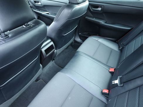 Used 2017 Toyota Camry SE image 20