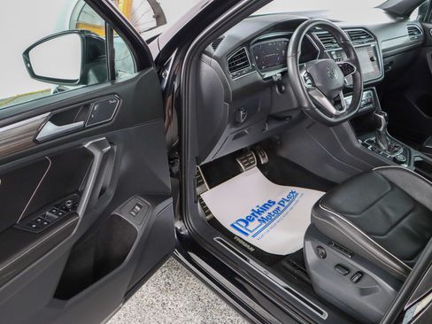 Used 2022 Volkswagen Tiguan SEL R-Line AWD/4WD image 3