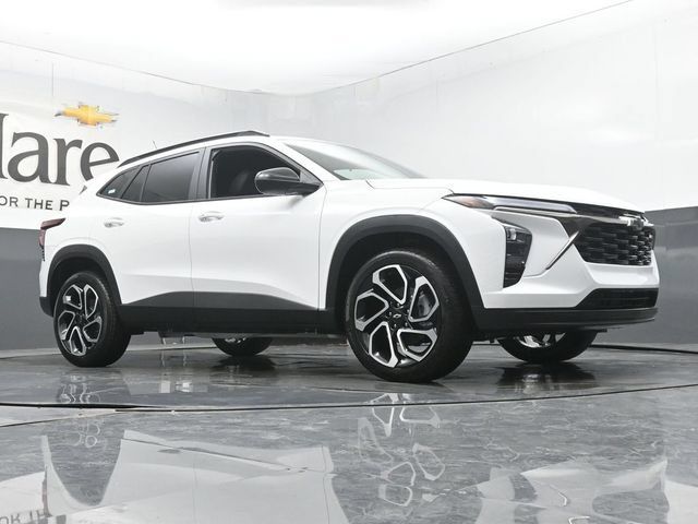 New 2026 Chevrolet Trax RS FWD image 2