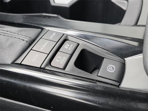 Certified 2025 Toyota Camry SE image 21