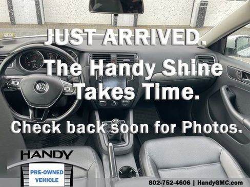 Used 2017 Volkswagen Jetta SE image 10
