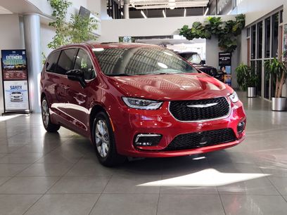 New 2026 Chrysler Pacifica Limited