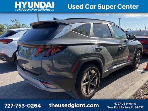 Used 2025 Hyundai Tucson SEL FWD image 3