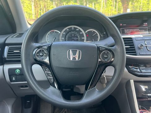 Used 2017 Honda Accord LX image 19