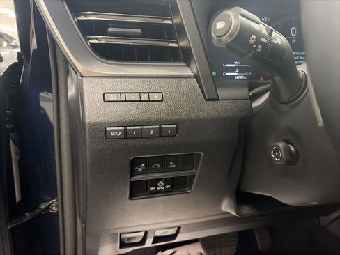 Used 2024 Lexus GX 550 w/ Accessory Package (Z1) AWD/4WD image 25