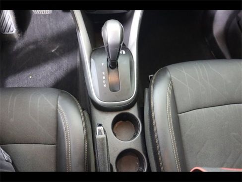 Used 2020 Chevrolet Trax LT w/ LT Convenience Package image 31