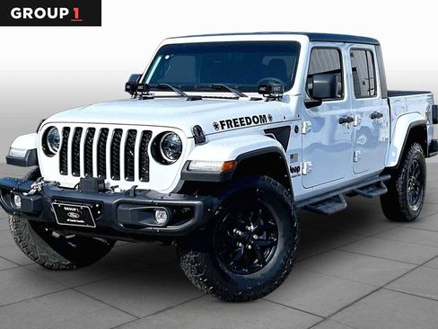 Used 2023 Jeep Gladiator Sport AWD/4WD image 1