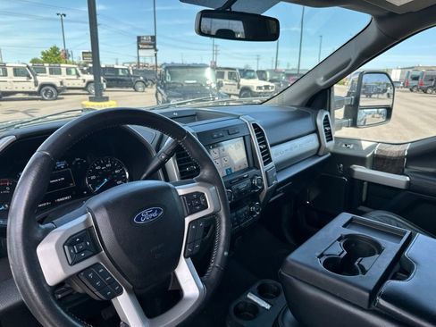 Used 2019 Ford F250 Lariat w/ Chrome Package AWD/4WD image 13
