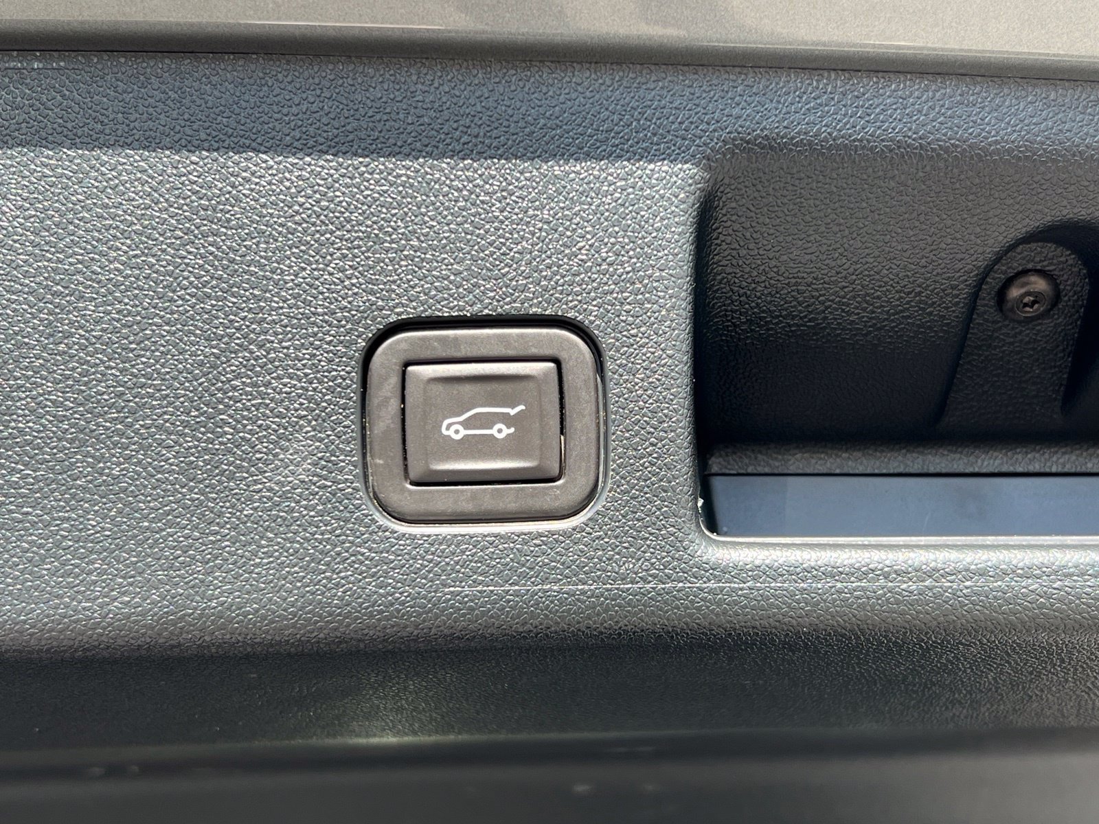 Used 2024 Chevrolet Equinox EV RS FWD image 31